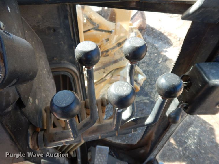 image for item HG9305 2004 John Deere 770CH  motor grader