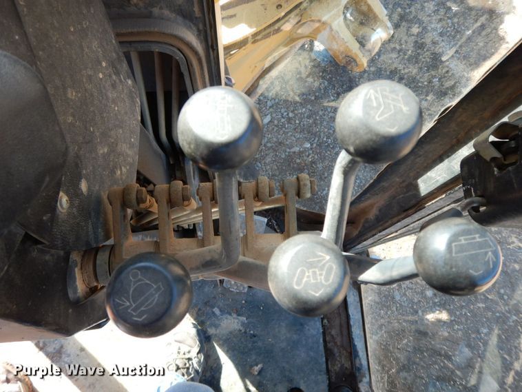 image for item HG9305 2004 John Deere 770CH  motor grader