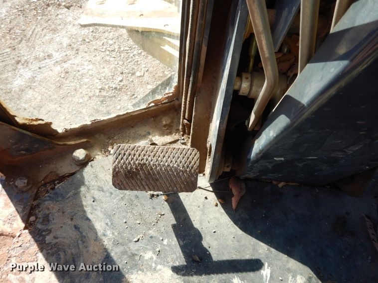 image for item HG9305 2004 John Deere 770CH  motor grader