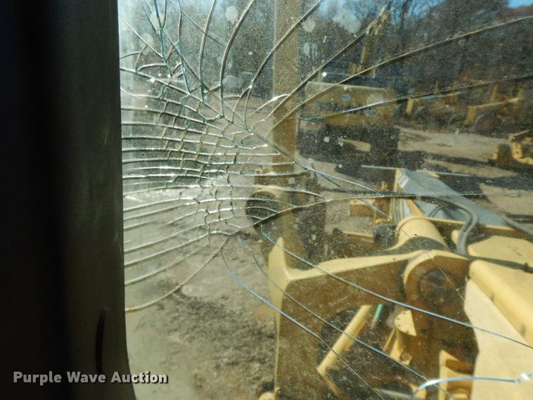 image for item HG9305 2004 John Deere 770CH  motor grader