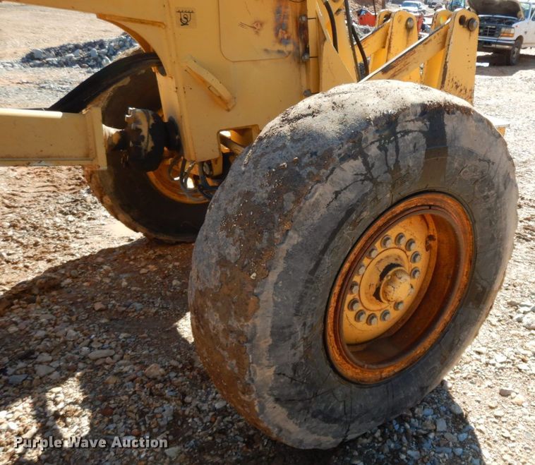 image for item HG9305 2004 John Deere 770CH  motor grader