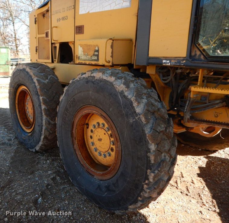 image for item HG9305 2004 John Deere 770CH  motor grader