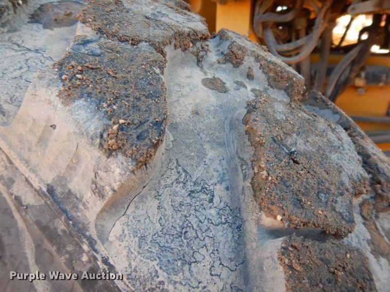 image for item HG9305 2004 John Deere 770CH  motor grader