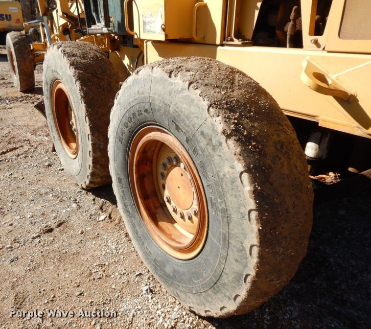 image for item HG9305 2004 John Deere 770CH  motor grader