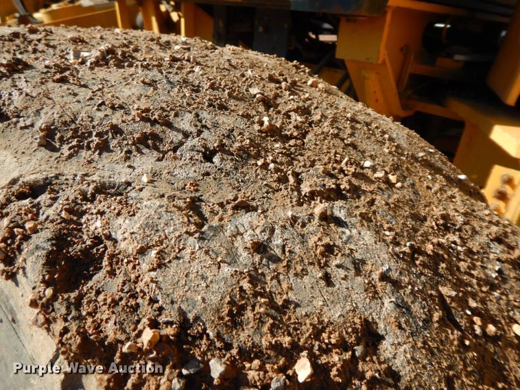 image for item HG9305 2004 John Deere 770CH  motor grader