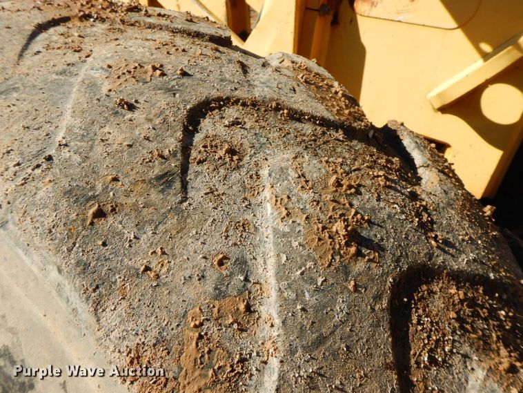 image for item HG9305 2004 John Deere 770CH  motor grader