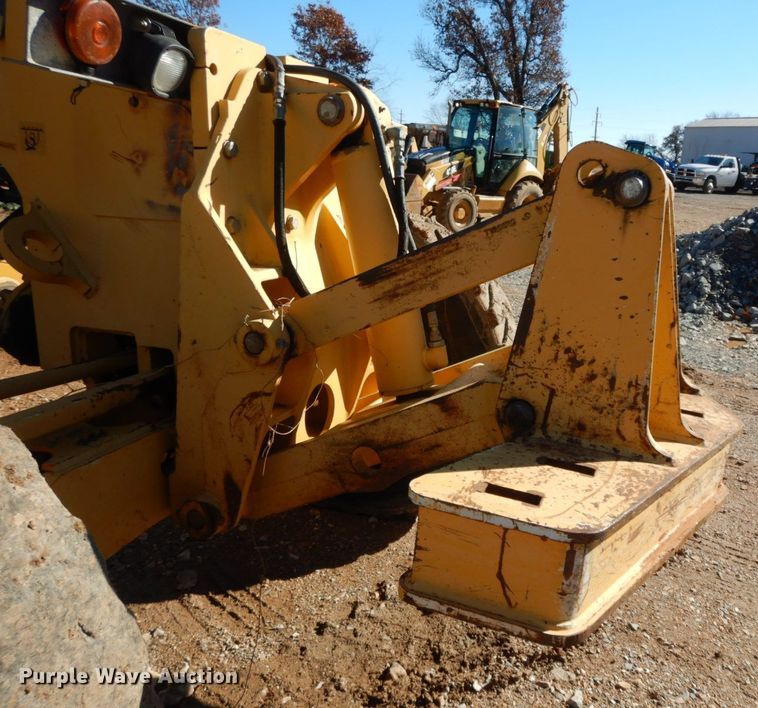 image for item HG9305 2004 John Deere 770CH  motor grader