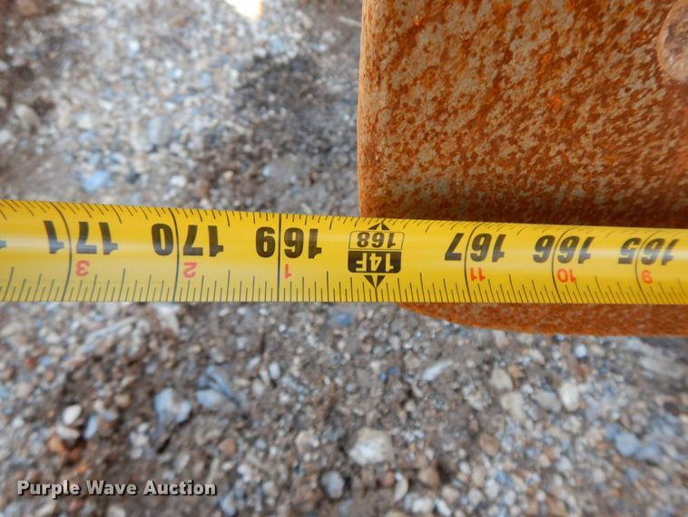 image for item HG9305 2004 John Deere 770CH  motor grader