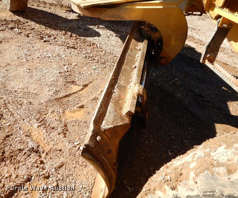 image for item HG9305 2004 John Deere 770CH  motor grader