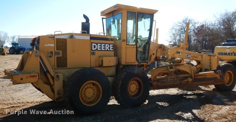 image for item HG9306 1999 John Deere 770CH  motor grader