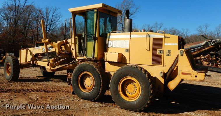 image for item HG9306 1999 John Deere 770CH  motor grader