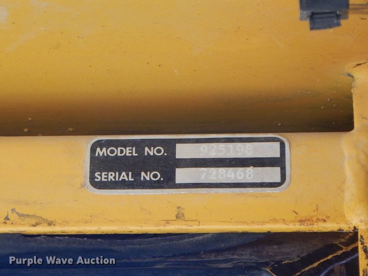 image for item HG9306 1999 John Deere 770CH  motor grader