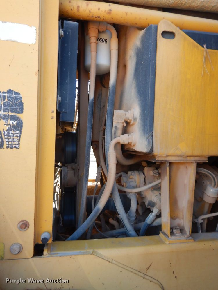 image for item HG9306 1999 John Deere 770CH  motor grader