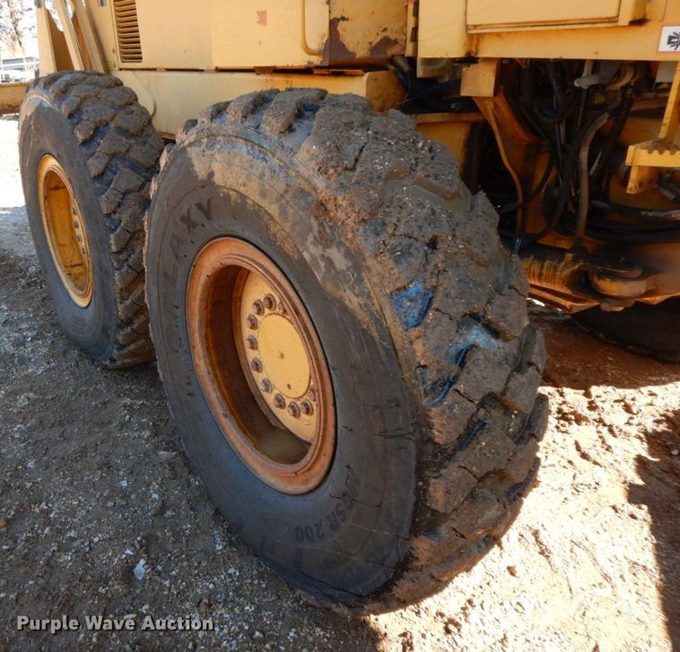 image for item HG9306 1999 John Deere 770CH  motor grader