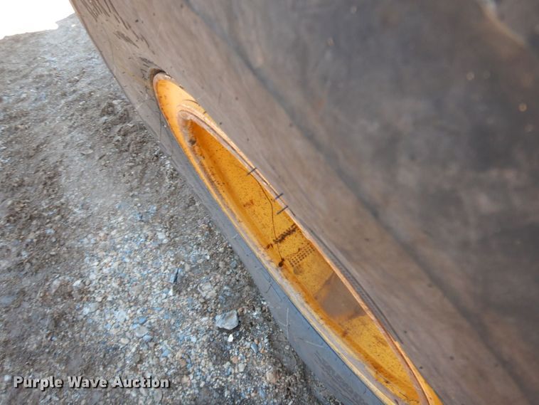 image for item HG9306 1999 John Deere 770CH  motor grader