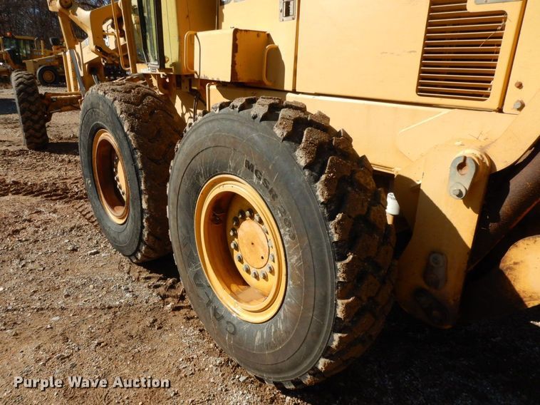 image for item HG9306 1999 John Deere 770CH  motor grader