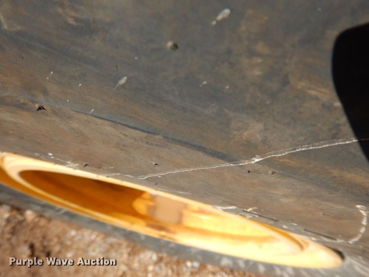 image for item HG9306 1999 John Deere 770CH  motor grader