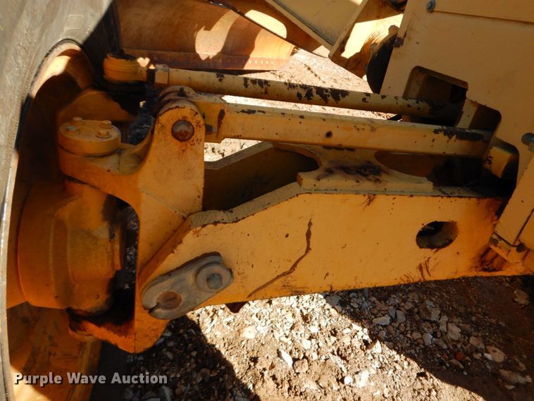 image for item HG9306 1999 John Deere 770CH  motor grader