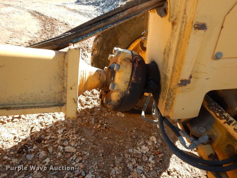 image for item HG9306 1999 John Deere 770CH  motor grader