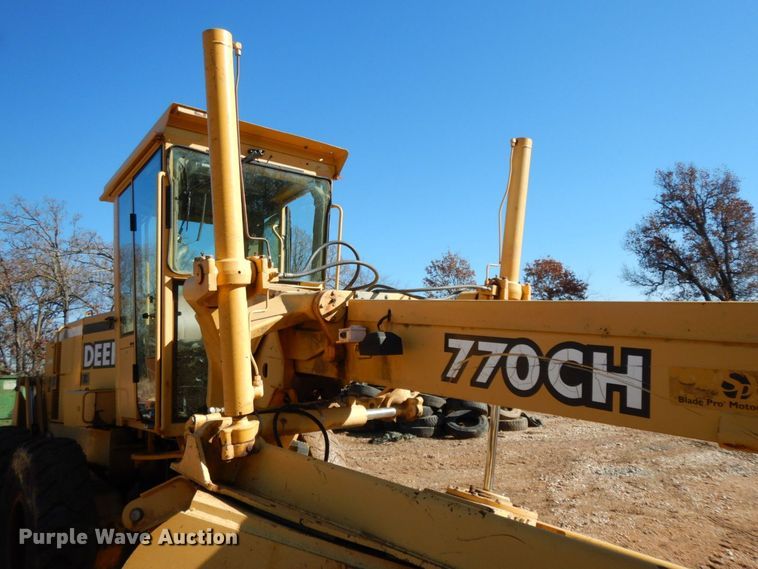 image for item HG9306 1999 John Deere 770CH  motor grader