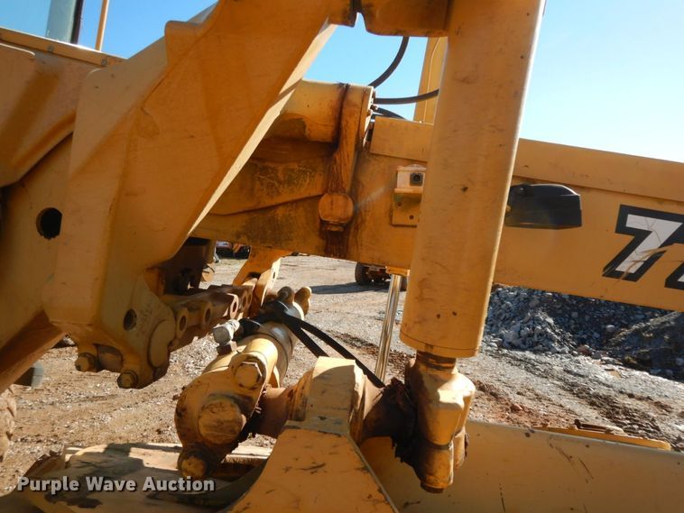 image for item HG9306 1999 John Deere 770CH  motor grader