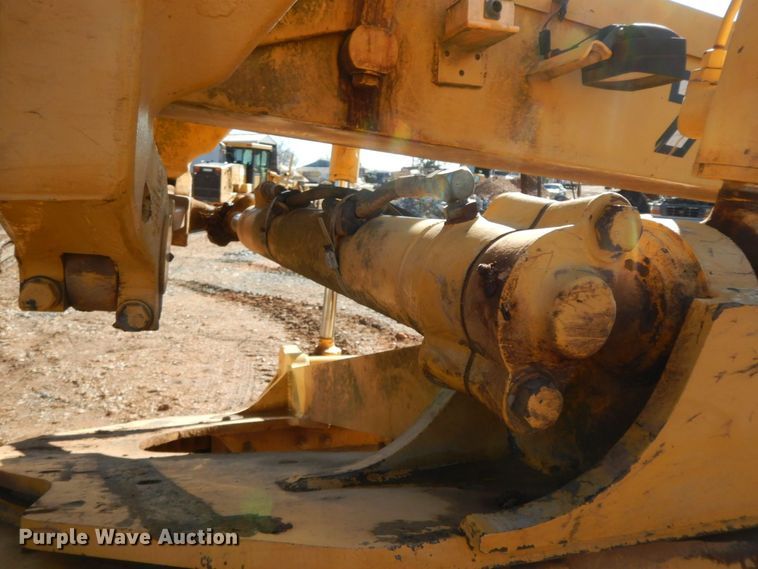 image for item HG9306 1999 John Deere 770CH  motor grader