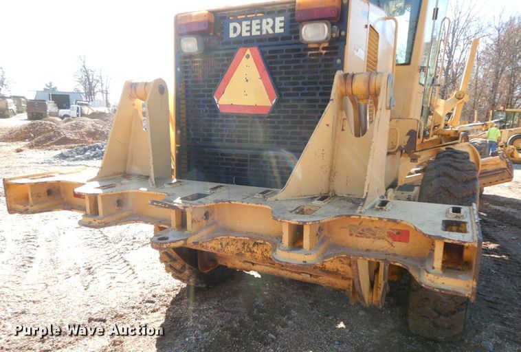 image for item HG9306 1999 John Deere 770CH  motor grader