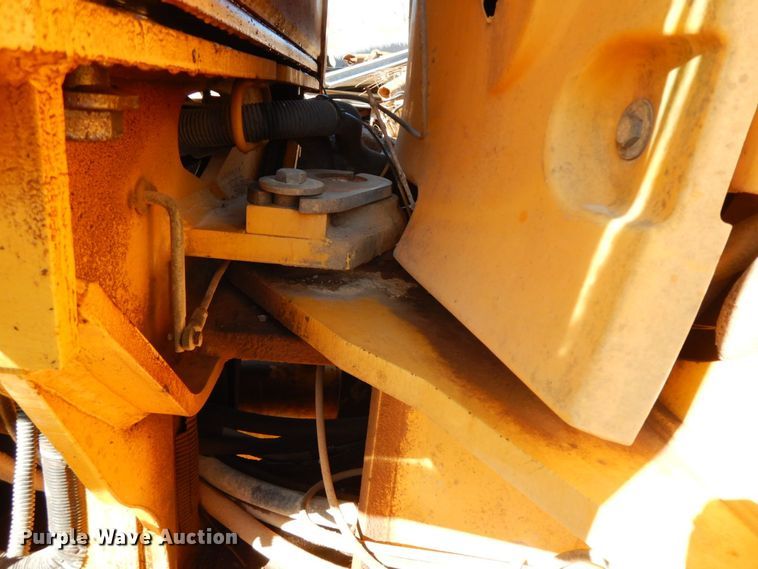 image for item HG9306 1999 John Deere 770CH  motor grader