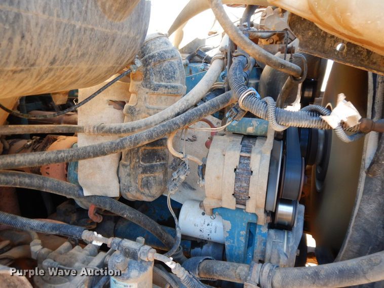 image for item HG9313 1999 International 4900  dump truck