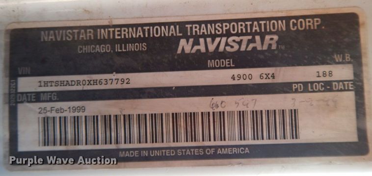 image for item HG9313 1999 International 4900  dump truck