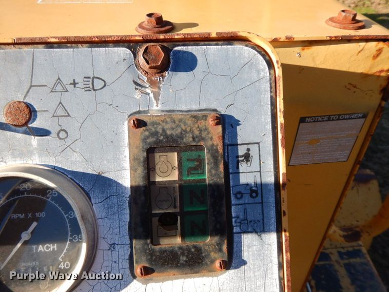 image for item HG9319 1995 Vermeer V8550  trencher