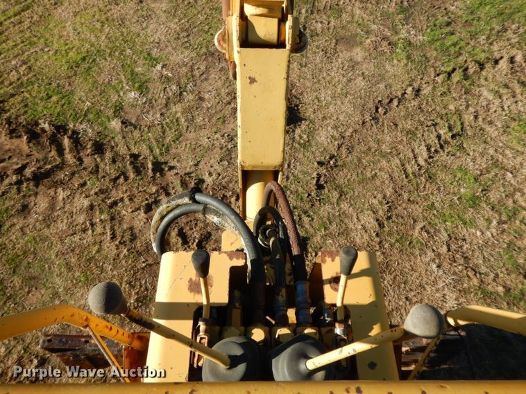 image for item HG9319 1995 Vermeer V8550  trencher