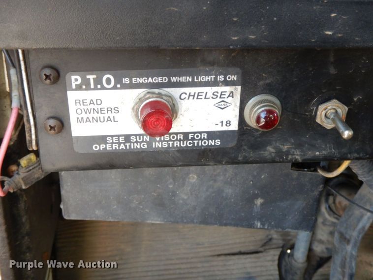 image for item HG9338 1998 International 4700  water truck