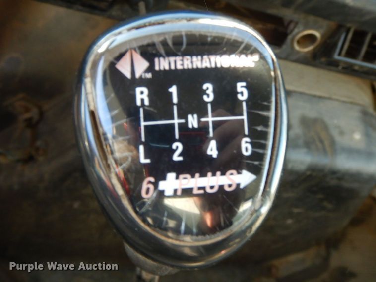 image for item HG9338 1998 International 4700  water truck