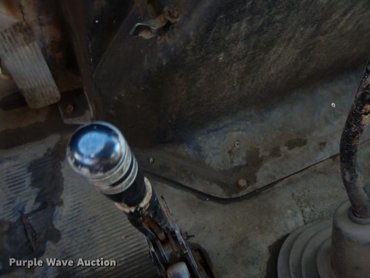 image for item HG9338 1998 International 4700  water truck