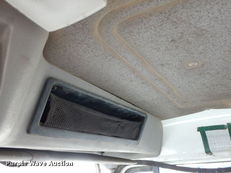 image for item HG9338 1998 International 4700  water truck