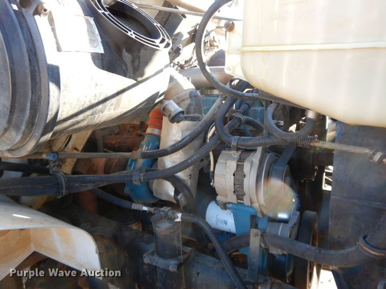 image for item HG9338 1998 International 4700  water truck