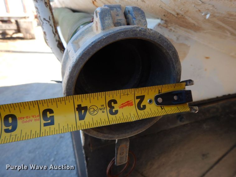 image for item HG9338 1998 International 4700  water truck