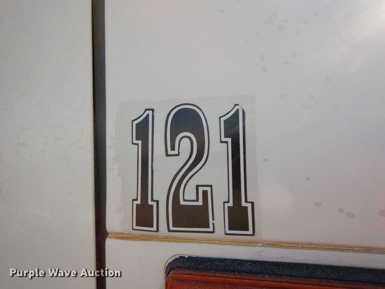 image for item HG9338 1998 International 4700  water truck