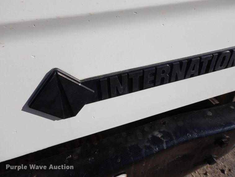 image for item HG9338 1998 International 4700  water truck