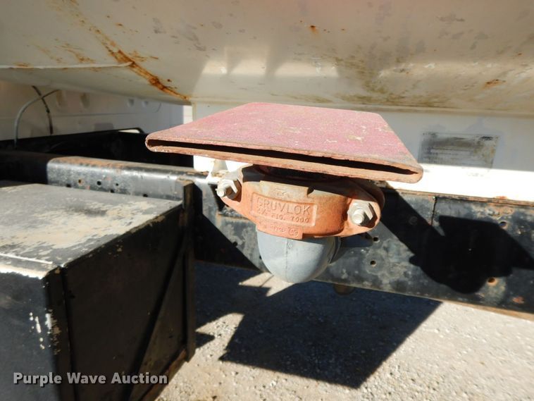 image for item HG9338 1998 International 4700  water truck