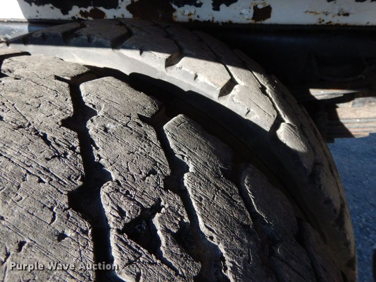 image for item HG9338 1998 International 4700  water truck