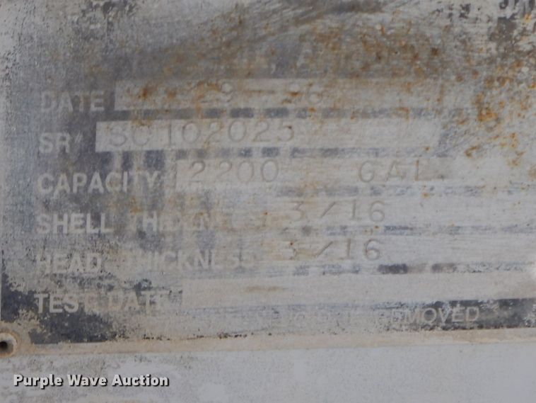 image for item HG9338 1998 International 4700  water truck