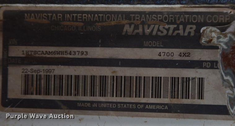 image for item HG9338 1998 International 4700  water truck