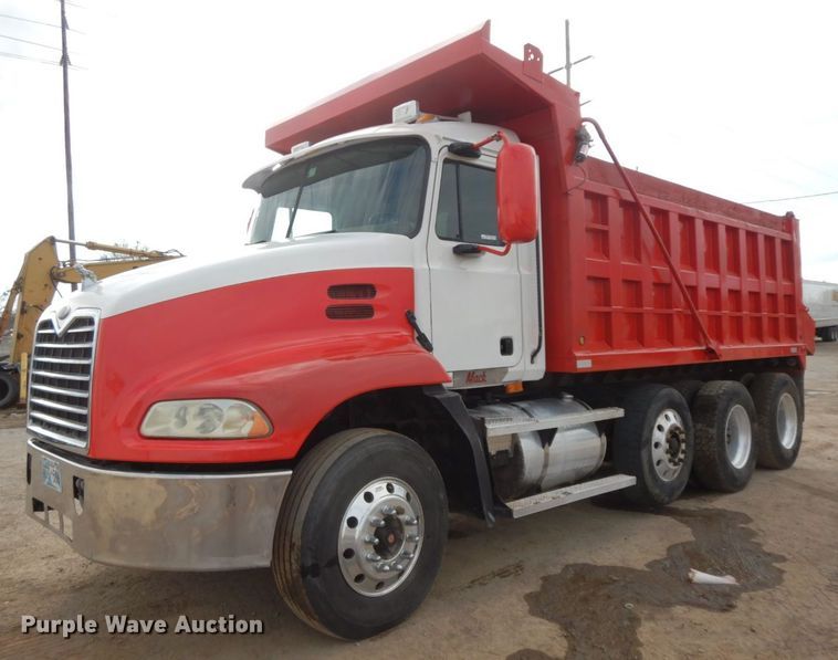 image for item HG9344 2001 Mack CX613  dump truck