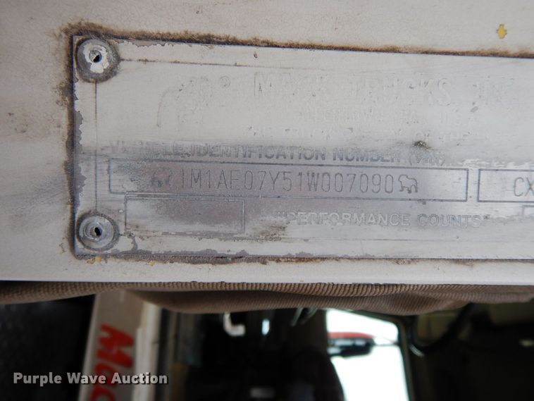 image for item HG9344 2001 Mack CX613  dump truck