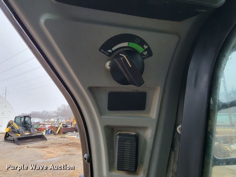 image for item HG9354 2015 Caterpillar 299D  tracked skid steer loader