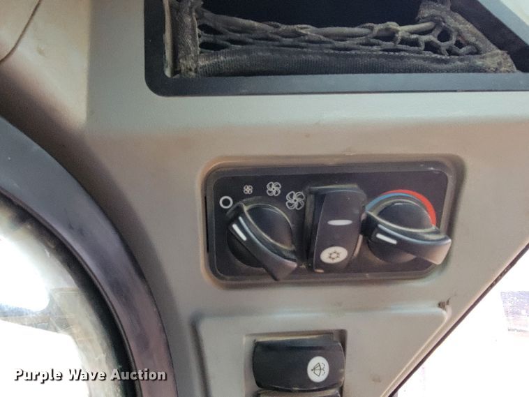 image for item HG9354 2015 Caterpillar 299D  tracked skid steer loader