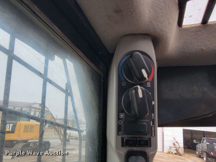 image for item HG9355 New Holland C245  tracked skid steer loader