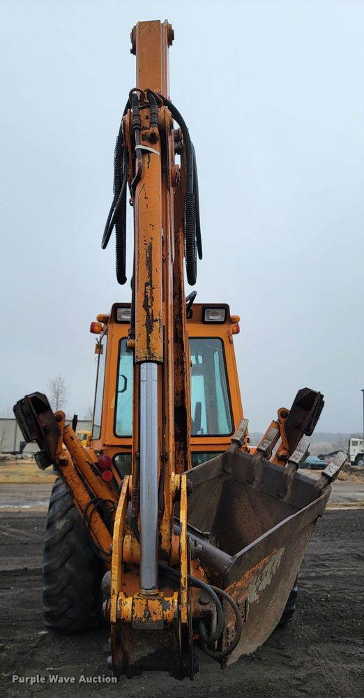 image for item HG9365 Ford 555B  backhoe